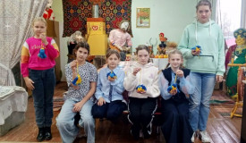 13 ноября сотрудники отдела по народному творчеству, в Краснинском РДК провели познавательную программу "Синичкин день", в детской студии "Параскева" - фото - 4