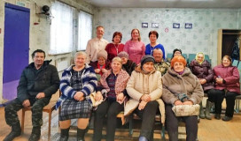 26 ноября в Октябрьском СДК прошла праздничная концертная программа «Сердце матери», подготовленная участниками вокальной группы «Росинка» отдела нестационарного обслуживания Краснинской централизованной клубной системы - фото - 5