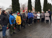 9 декабря, у Мемориала «Защитникам Отечества», в центре посёлка Красный прошло торжественно – памятное мероприятие, посвящённое Дню Героев Отечества - фото - 4